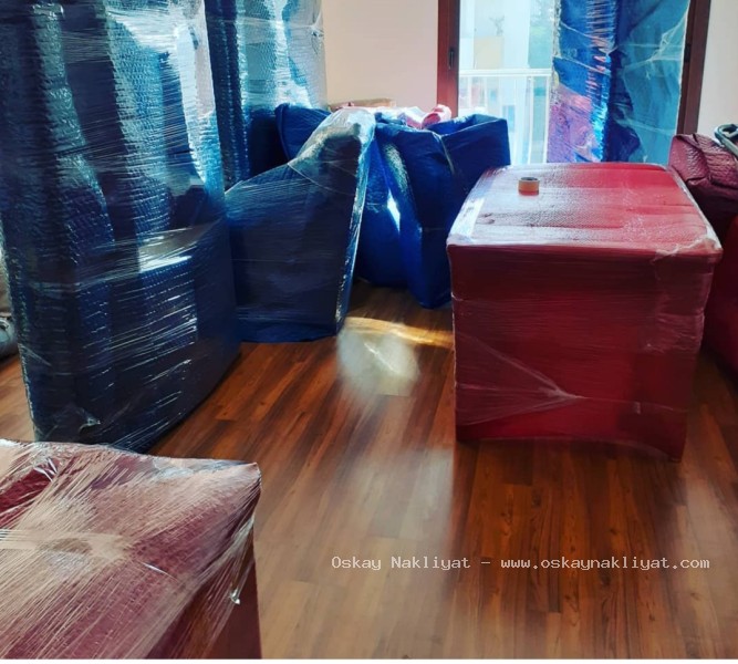evden eve nakliyatta eşyaların paketlenmesi